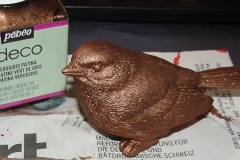 1_Beton-Vogel-bemalt