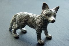 Zinn-Fuchs-Welpe