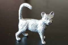 Zinn-Katze-klein-stehend